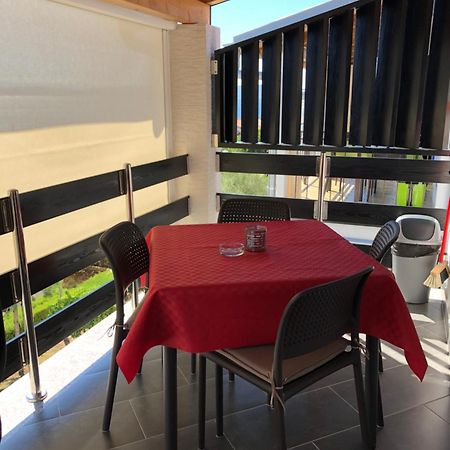 Residence4A-Appartamento Rosso Ravni Exterior photo
