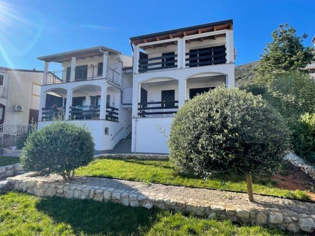 Residence4A-Appartamento Rosso Ravni Exterior photo