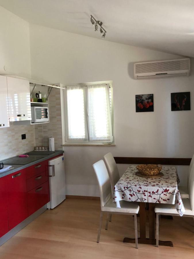 Residence4A-Appartamento Rosso Ravni Exterior photo